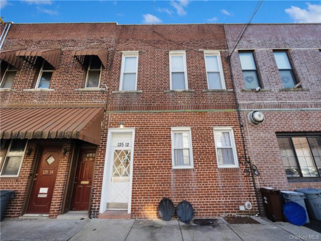  4 BR,  4.00 BTH &nbsp;Other style home in College Point