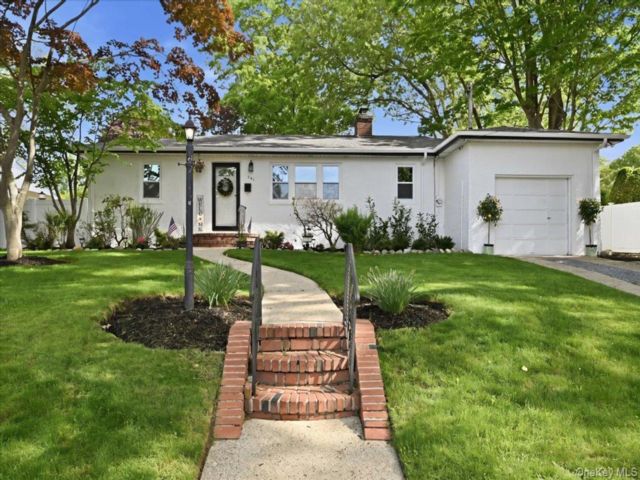 [Massapequa Real Estate, listing number 7291352]