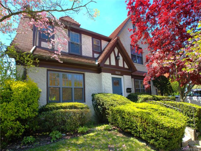  4 BR,  5.00 BTH &nbsp;Tudor style home in Forest Hills