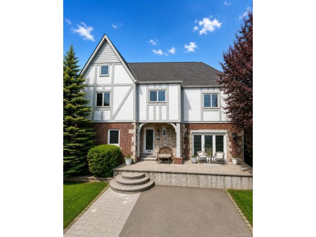  6 BR,  5.00 BTH &nbsp;Tudor style home in Woodsburgh