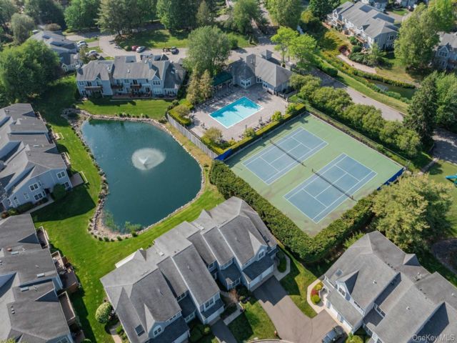  2 BR,  2.00 BTH &nbsp;Condo style home in Kings Park