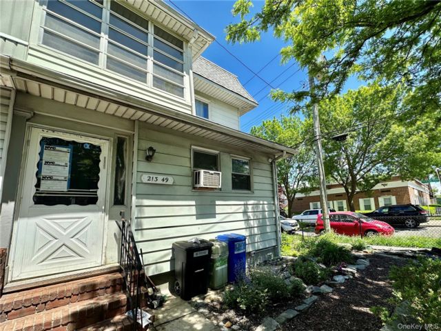  3 BR,  3.00 BTH &nbsp;Includes legal  style home in Bayside