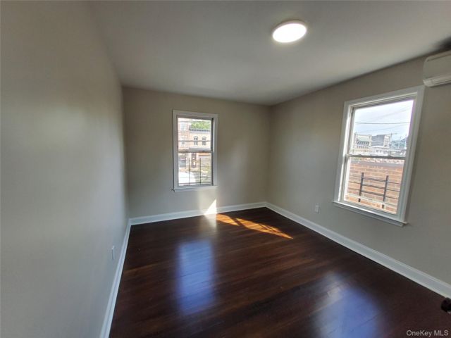 [PHOTO]