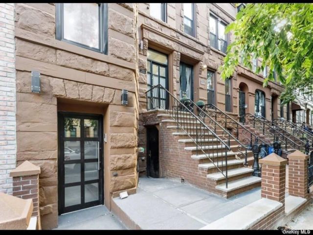  2 BR,  1.00 BTH &nbsp;Includes legal  style home in Bedford Stuyvesant