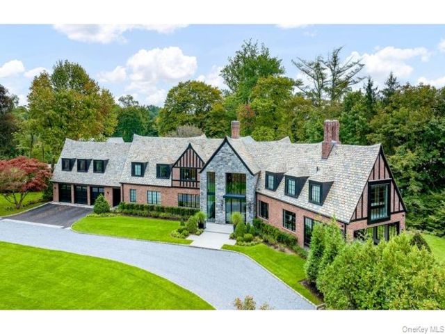  7 BR,  7.00 BTH &nbsp;Tudor style home in Scarsdale