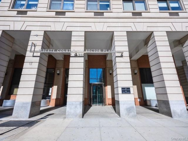  2 BR,  3.00 BTH &nbsp;Other style home in New York (manhattan)