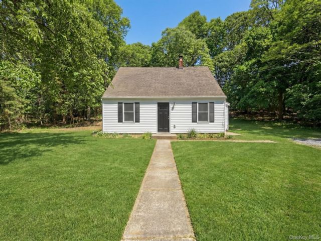 [Smithtown Real Estate, listing number 7291937]