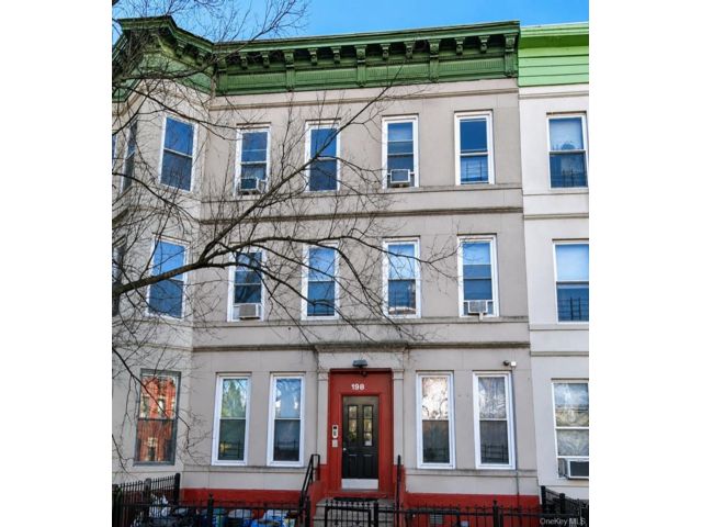 Studio,  0.00 BTH &nbsp;Row dwelling style home in Bedford Stuyvesant