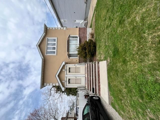  3 BR,  2.00 BTH &nbsp;A-frame style home in Rosedale