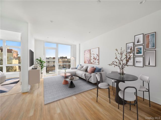  1 BR,  1.00 BTH &nbsp;Modern style home in Astoria