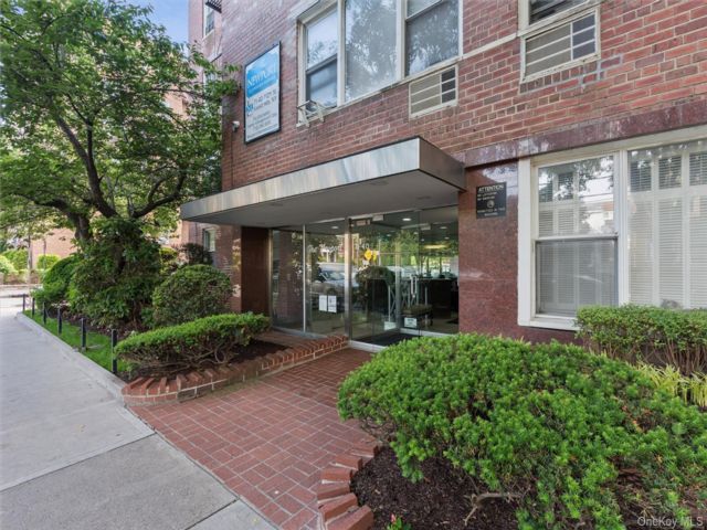 [Forest Hills Real Estate, listing number 7292297]