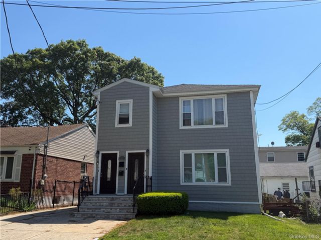  3 BR,  1.00 BTH &nbsp;Colonial style home in Springfield Gardens
