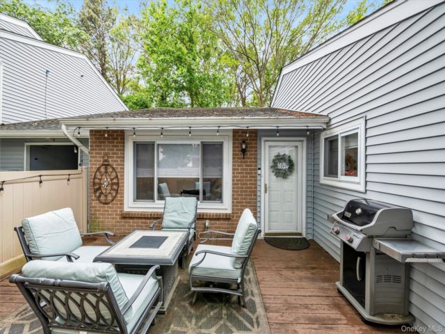  2 BR,  1.00 BTH &nbsp;Condo style home in Holbrook