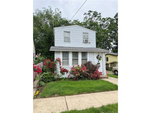  2 BR,  1.00 BTH &nbsp;A-frame style home in Springfield Gardens