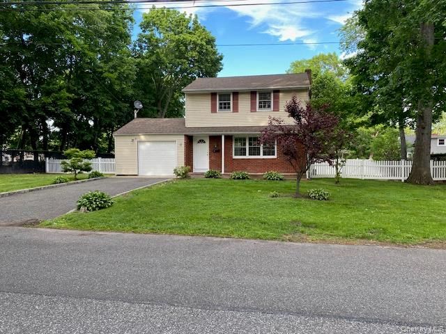  2 BR,  1.00 BTH &nbsp;Colonial style home in Port Jefferson Station