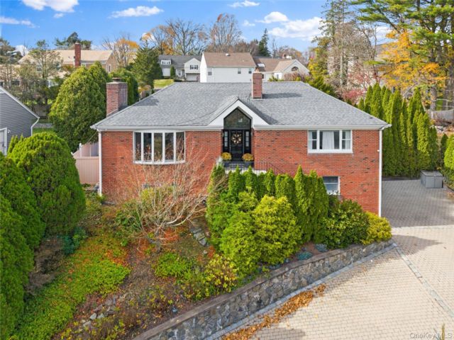 [White Plains Real Estate, listing number 7292389]