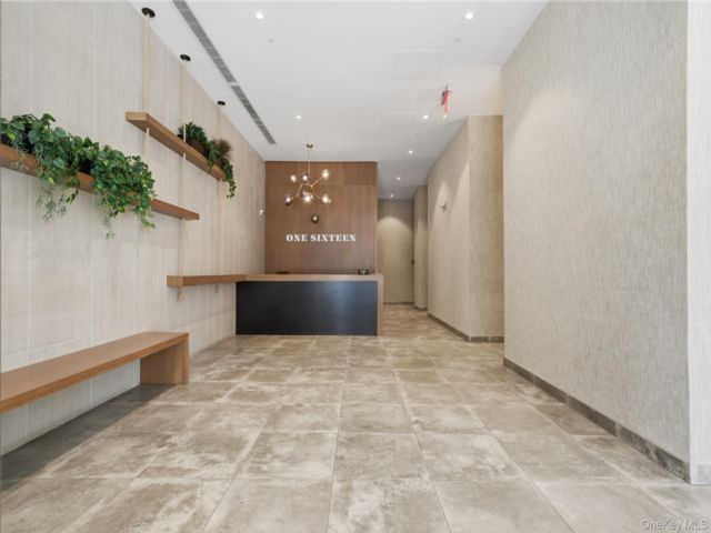  2 BR,  2.00 BTH &nbsp;Mid rise style home in Rockaway Park