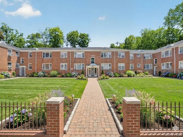 [White Plains Real Estate, listing number 7292475]