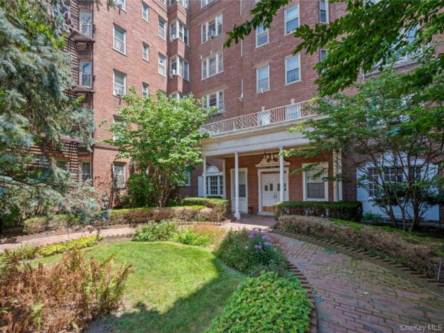  1 BR,  1.00 BTH &nbsp;Other style home in Jamaica Estates