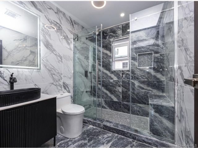 [PHOTO]