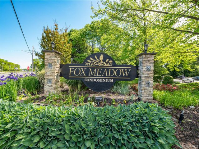  3 BR,  3.00 BTH &nbsp;Condo style home in Port Jefferson Station