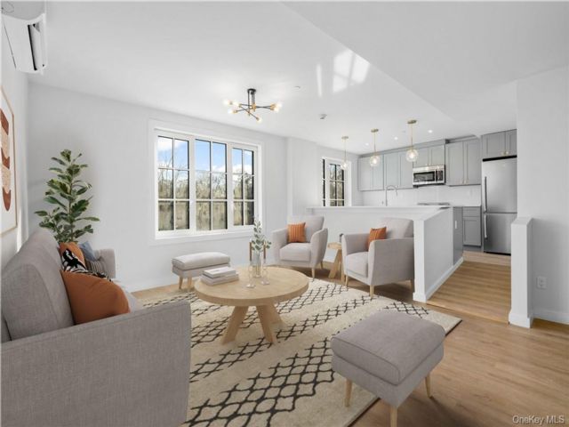  2 BR,  2.00 BTH &nbsp;Contemporary style home in Pelham