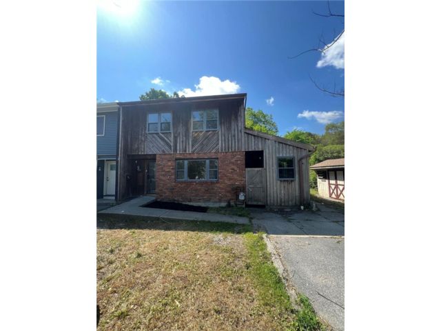  3 BR,  2.00 BTH &nbsp;Condo style home in Middletown