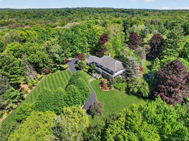  6 BR,  6.00 BTH &nbsp;Estate style home in Montebello