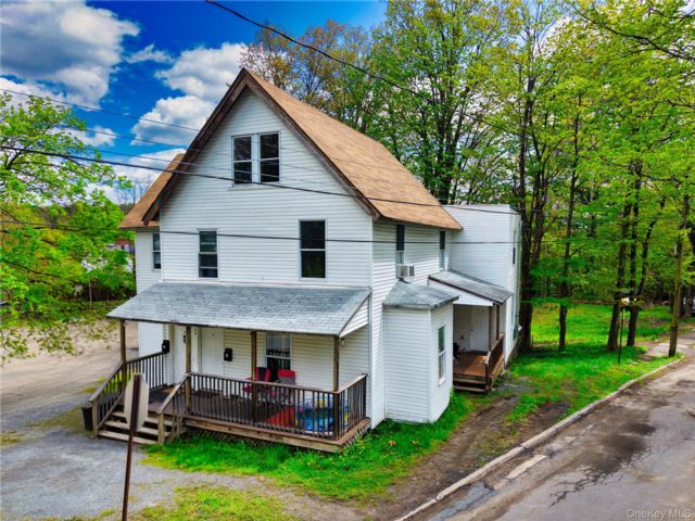 Studio,  3.00 BTH &nbsp;House style home in Liberty