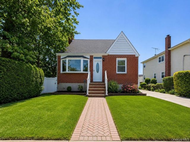  4 BR,  2.00 BTH &nbsp;A-frame style home in East Rockaway