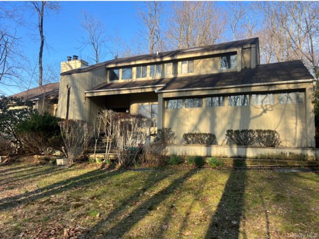 [East Setauket Real Estate, listing number 7292716]