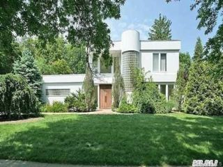  5 BR,  4.00 BTH &nbsp;Other style home in Roslyn Heights