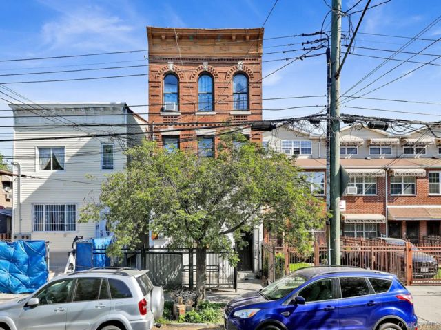 Studio,  0.00 BTH &nbsp;House style home in East New York