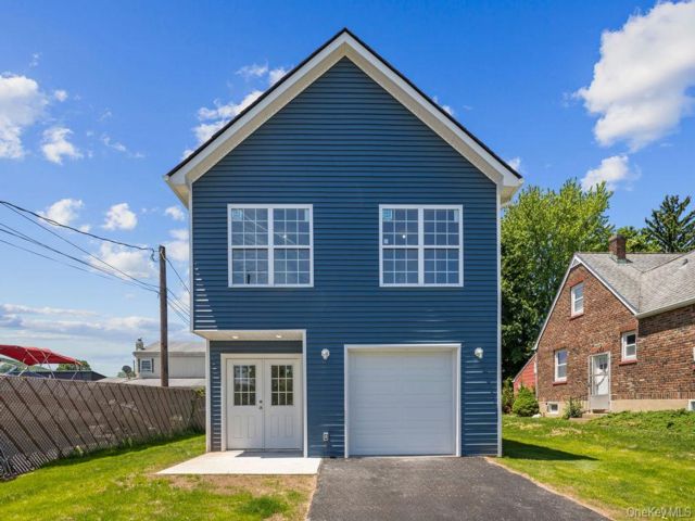  4 BR,  3.00 BTH &nbsp;Colonial style home in West Haverstraw