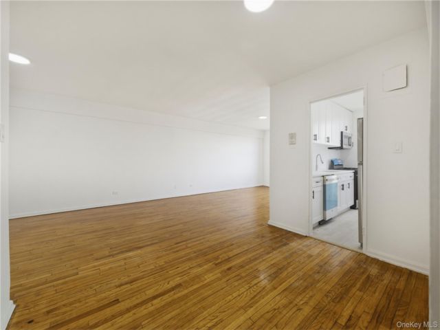 [PHOTO]