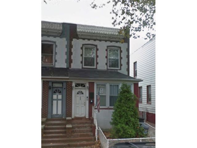  2 BR,  1.00 BTH &nbsp;Colonial style home in Kensington