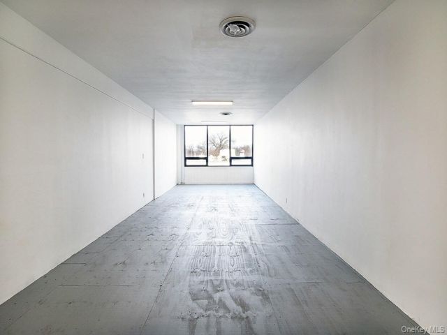 [PHOTO]