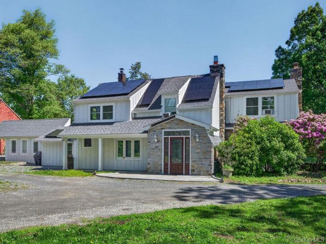  9 BR,  8.00 BTH &nbsp;Includes legal  style home in Ossining