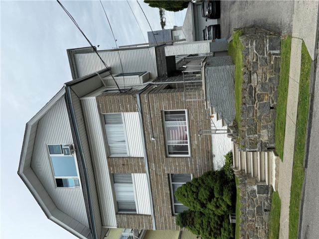  9 BR,  3.00 BTH &nbsp;House style home in Yonkers