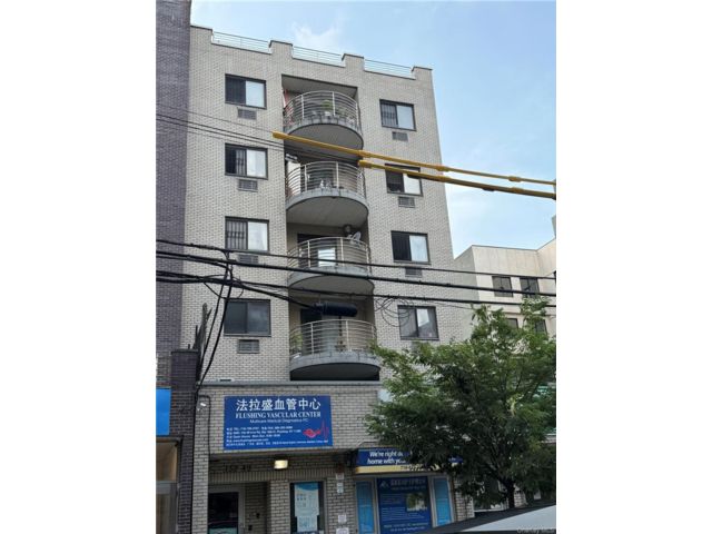 Studio,  0.00 BTH &nbsp;House style home in Flushing