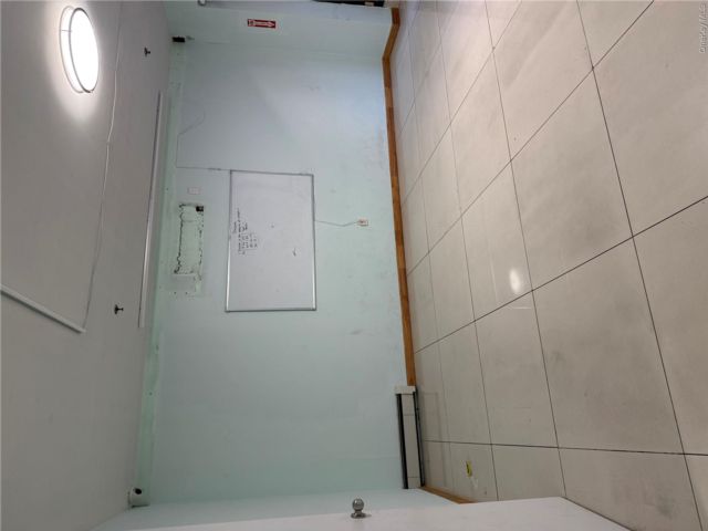 [PHOTO]