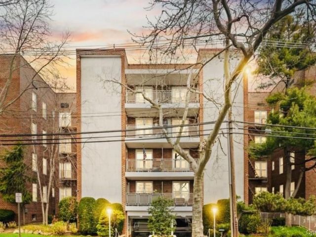 Studio,  1.00 BTH &nbsp;Mid rise style home in Freeport