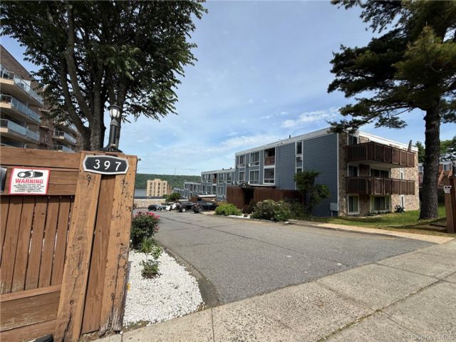  1 BR,  1.00 BTH &nbsp;Garden style home in Yonkers