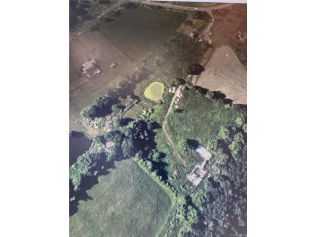 Lot <b>Size:</b>  &nbsp;House style home in Middletown