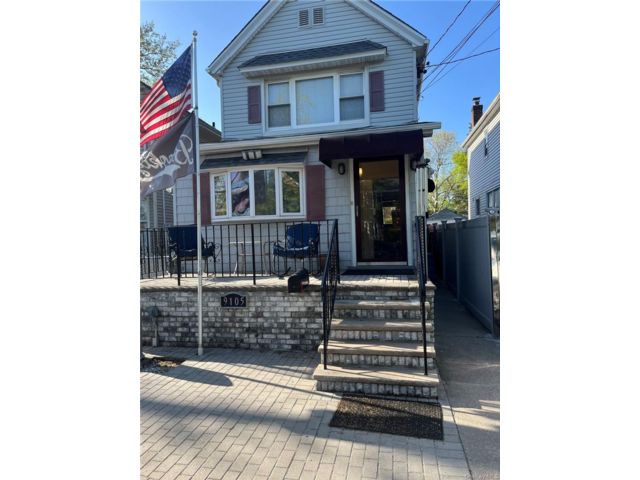  1 BR,  1.00 BTH &nbsp;Full floor apar style home in Ozone Park