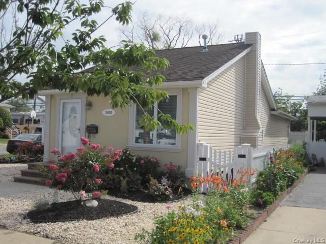 2 BR,  1.00 BTH &nbsp;Ranch style home in Oceanside