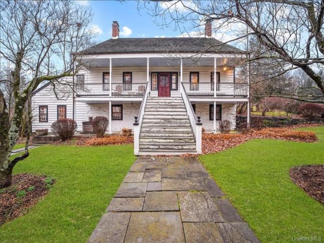  5 BR,  4.00 BTH &nbsp;Colonial style home in Ossining