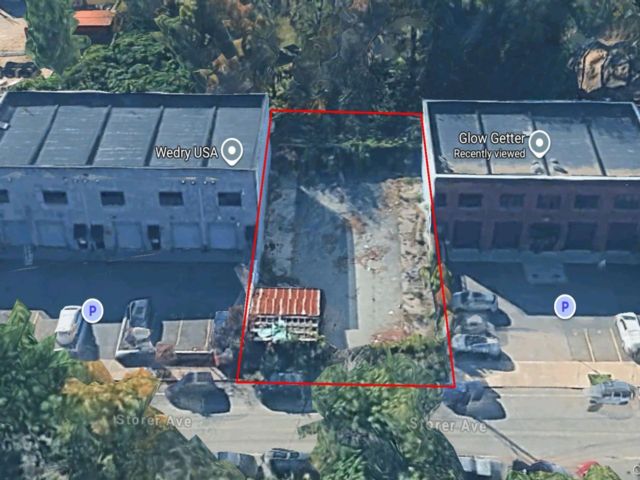 Lot <b>Size:</b>  &nbsp;House style home in Princes Bay