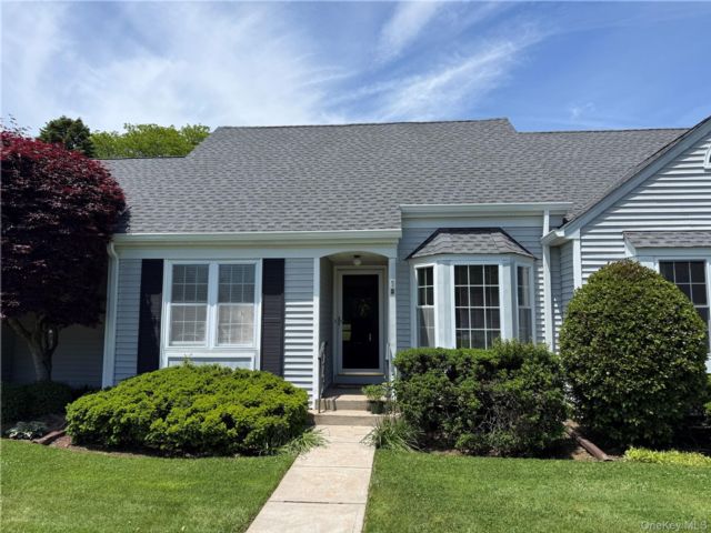  2 BR,  2.00 BTH &nbsp;House style home in Southold