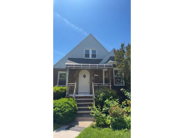  4 BR,  3.00 BTH &nbsp;Other style home in Fresh Meadows